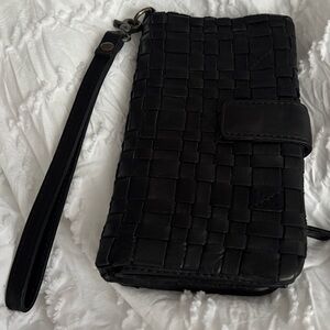 Vilenca Hollander Black Woven wallet wristlet